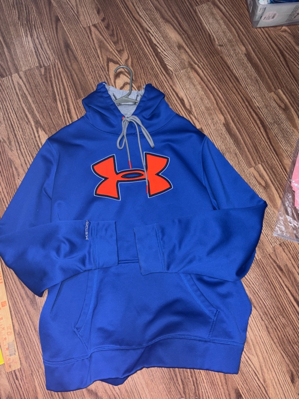Used 2X Under Armour Storm Fleece ( Florida Gators colors) water resistant
